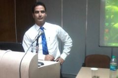 Dr Raiz Lone